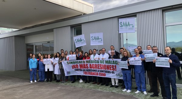 Los médicos se concentran tras una nueva agresión a un doctor en el Hospital Valle del Guadalhorce