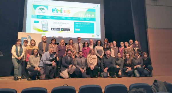 Junta presenta en Málaga la app 'Familias' para dar respuesta a las demandas de información