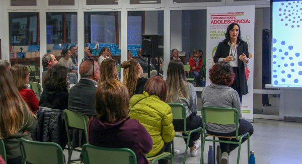 Las jornadas de adolescencia llegan a su fin con la ponencia de la directora de orquesta Silvia Sanz