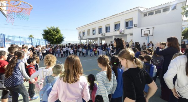 El Ayuntamiento de Torremolinos amplía el patio del CEIP Albaida en La Carihuela