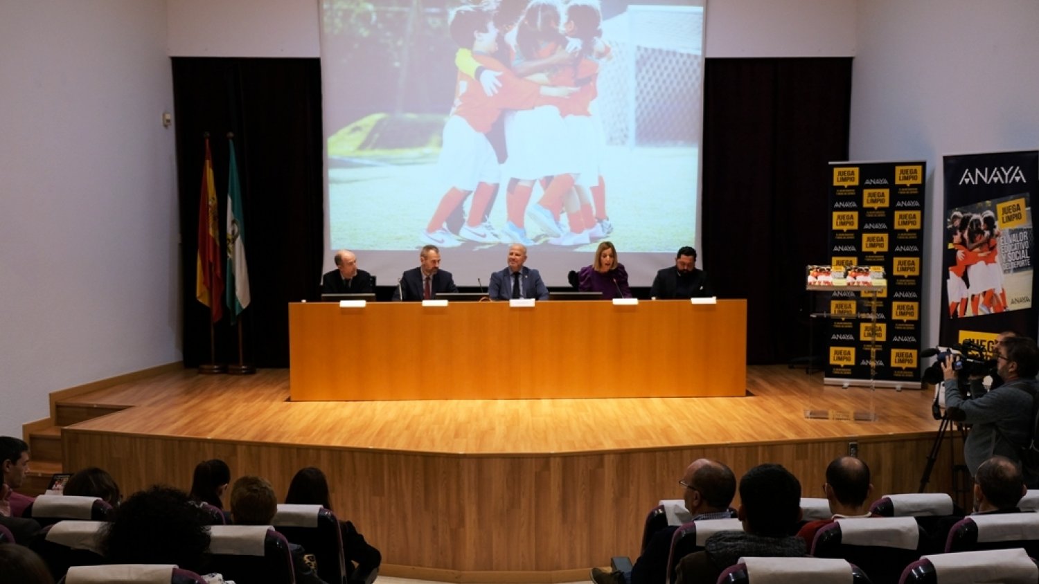 Imbroda presenta en Málaga el libro 'Juego Limpio: El valor educativo y social del deporte'