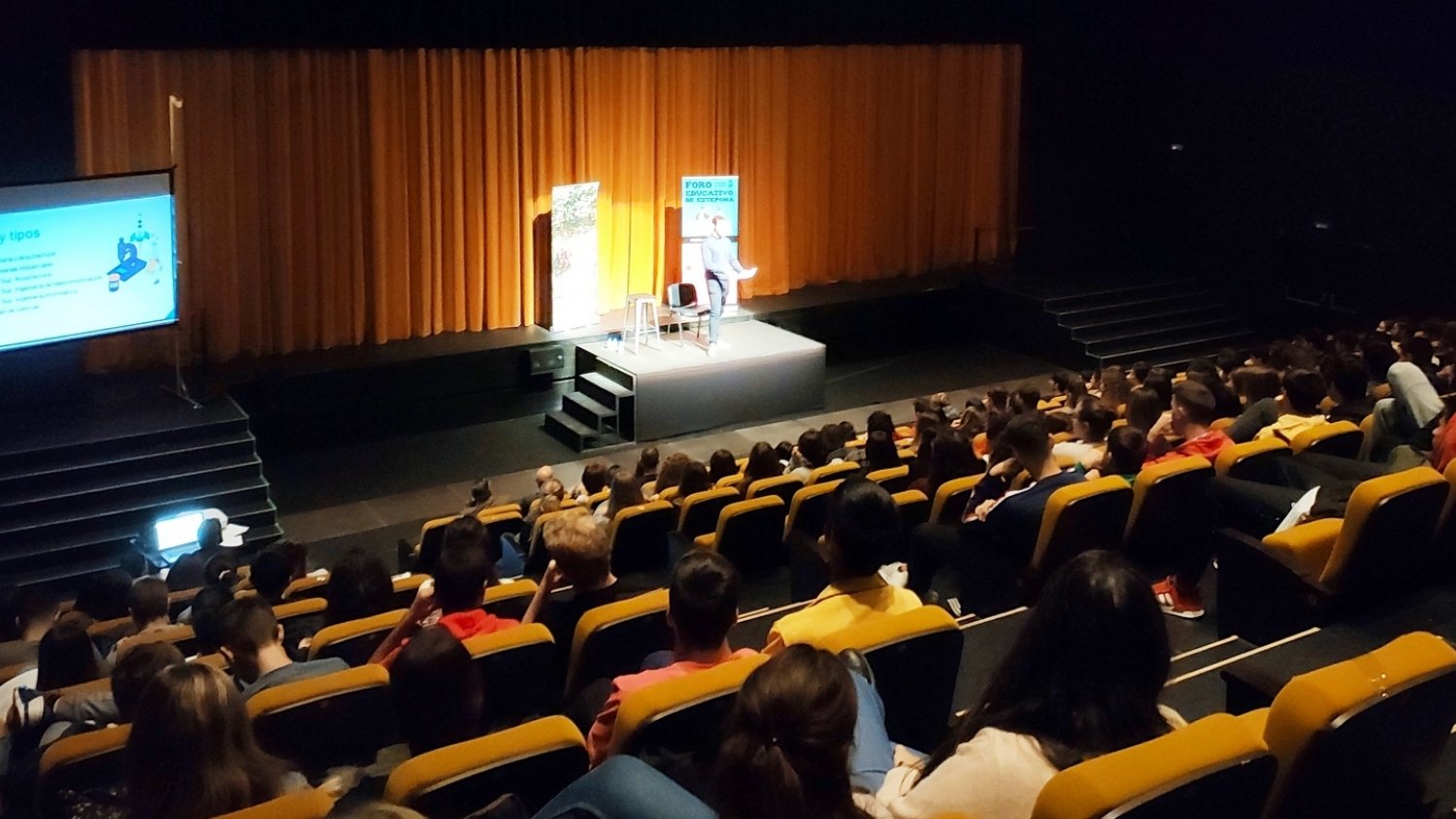 500 alumnos asisten al Foro Educativo organizado por Estepona para orientarlos laboralmente