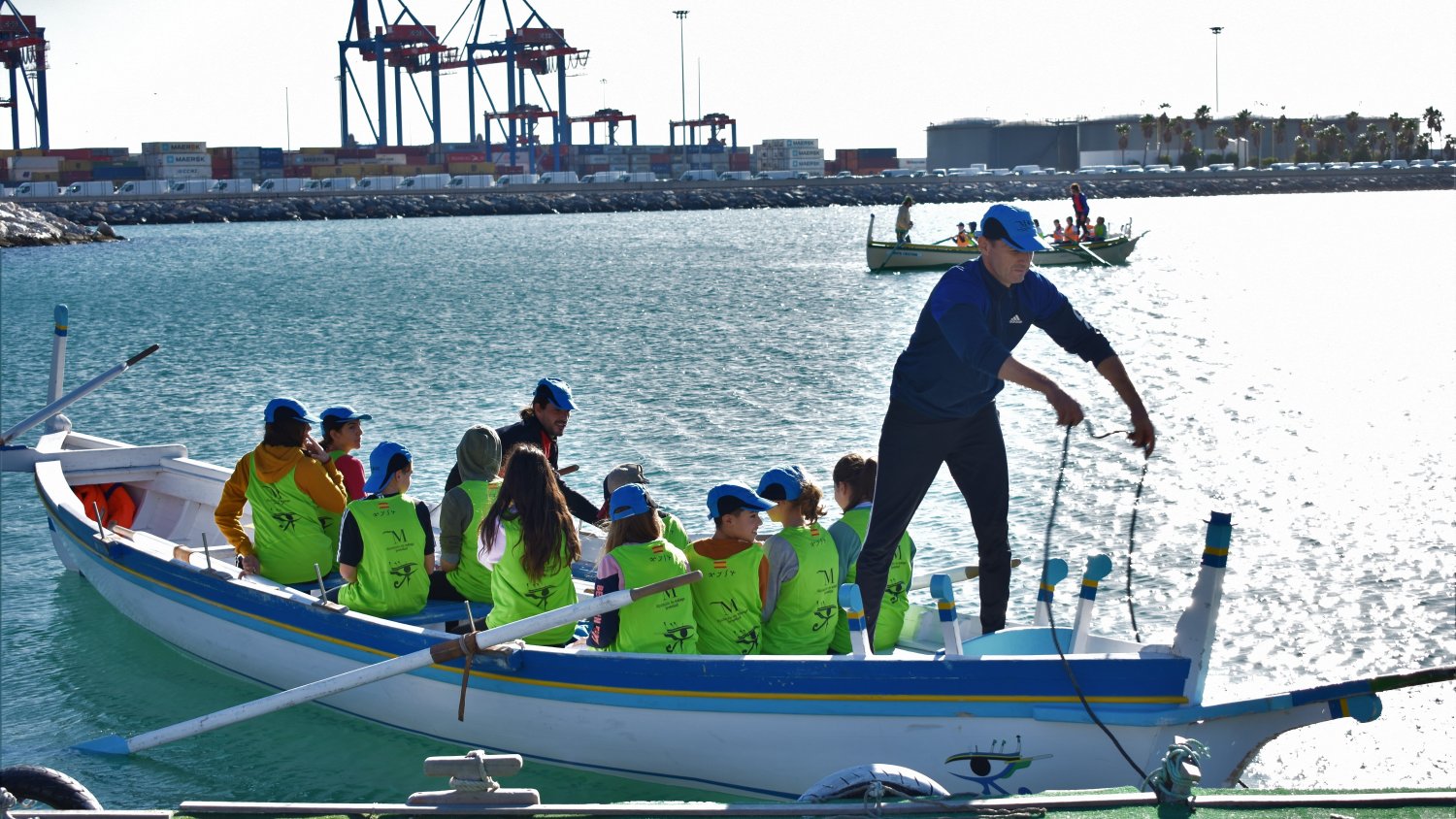 Diputación de Málaga impulsa talleres de remo para jóvenes de la provincia