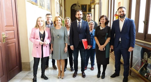 El PSOE pide la convocatoria urgente del Consejo Sectorial de Comercio para consensuar horarios de apertura