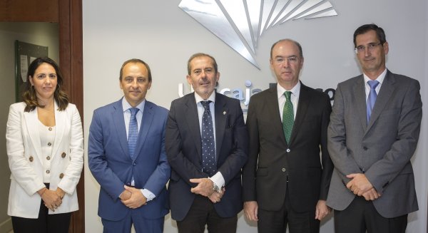 Unicaja Banco renueva su acuerdo con el colegio de abogados de Málaga favoreciendo a unos 6500 letrados