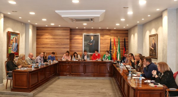 Torrox pide de forma unánime que la Junta inicie los trámites de construcción del Puerto Deportivo