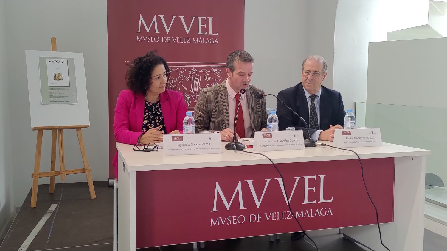 Vélez-Málaga reúne a expertos arqueólogos de la provincia en la presentación de la revista Mainake