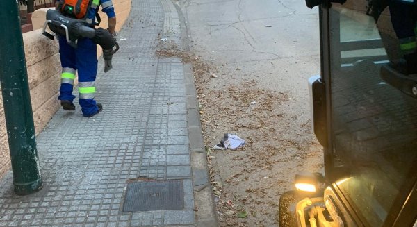 Limasa incorpora a su flota diez vehículos minhidro y ocho sopladoras eléctricas