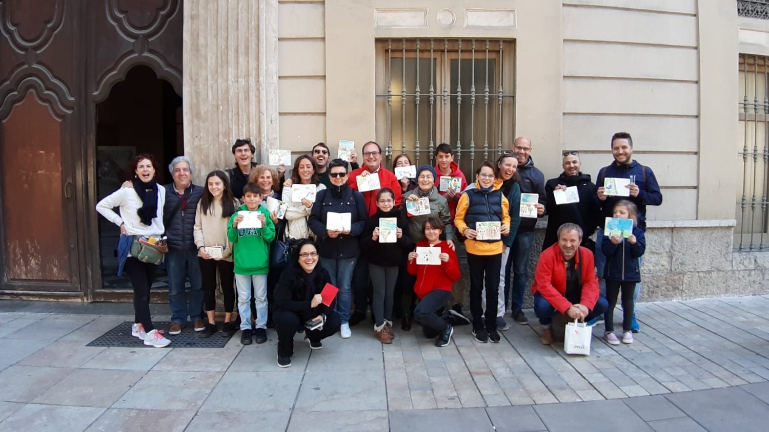El domingo se clausura la exposición  'La ciudad dibujada. 10 años de Urban Sketcher Málaga