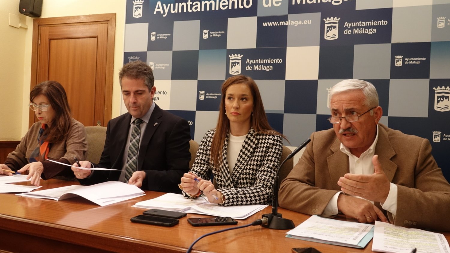 El billete único de autobús subirá 10 céntimos y el abono mensual y anual mantienen su precio