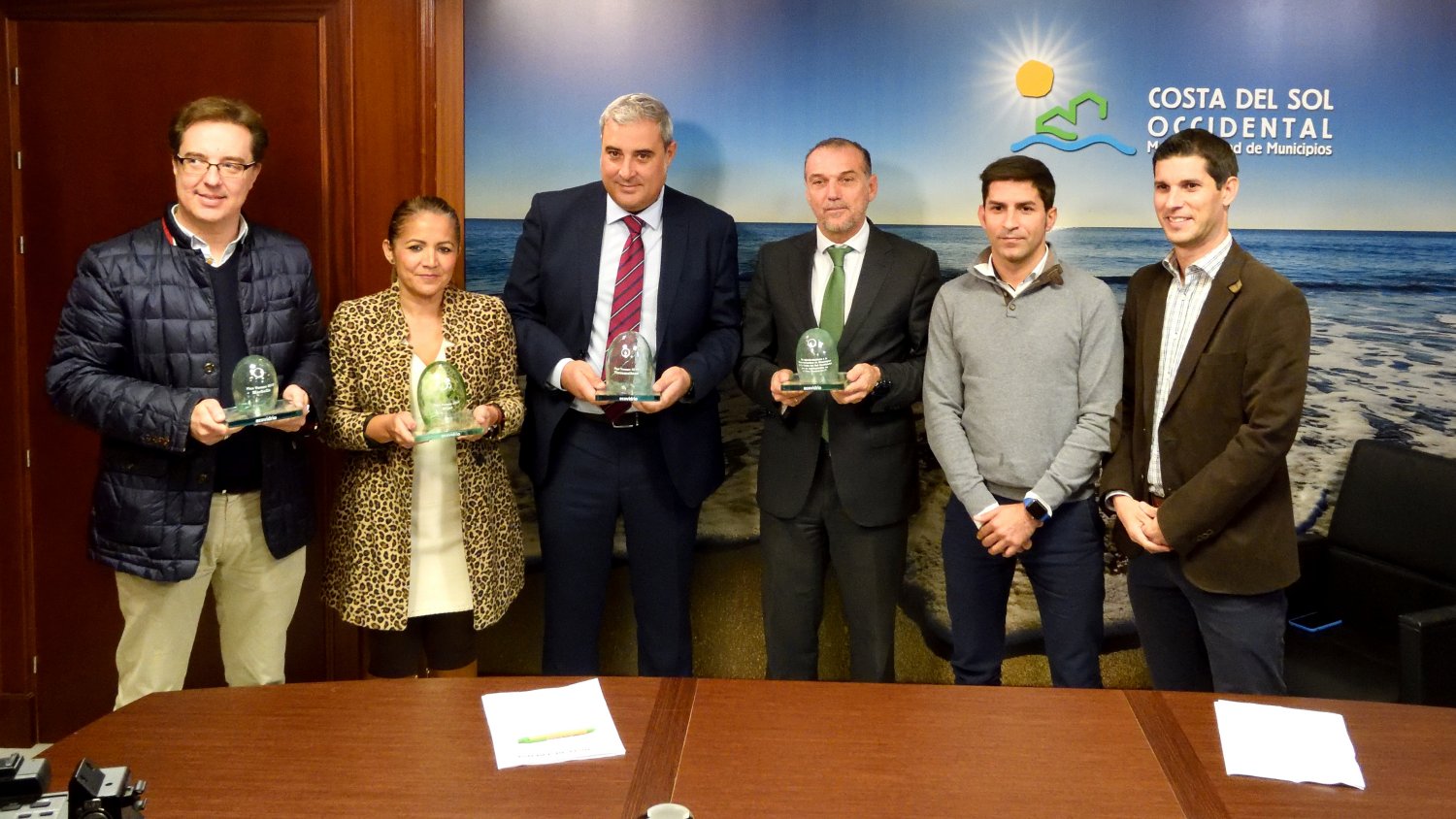 Marbella, Mijas y Torremolinos reciben sus banderas verdes de reciclaje por la sostenibilidad