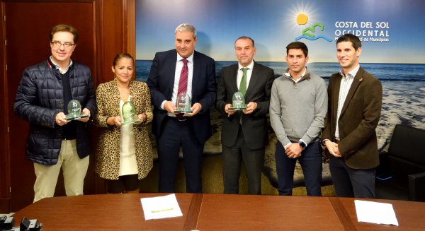 Marbella, Mijas y Torremolinos reciben sus banderas verdes de reciclaje por la sostenibilidad
