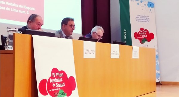 Un centenar de personas participan en una jornada de promoción de envejecimiento saludable