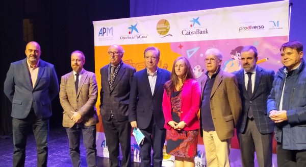 Iñaki Gabilondo anima a los alumnos malagueños a trabajar duro por su futuro