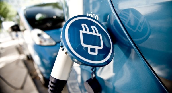 La Junta financiará hasta en un 55% las instalaciones renovables de autoconsumo que contemple la recarga de vehículos eléctricos