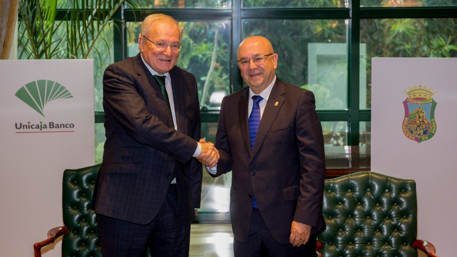 Unicaja Banco respalda la labor de la Federación Malagueña de Peñas con la firma de un acuerdo