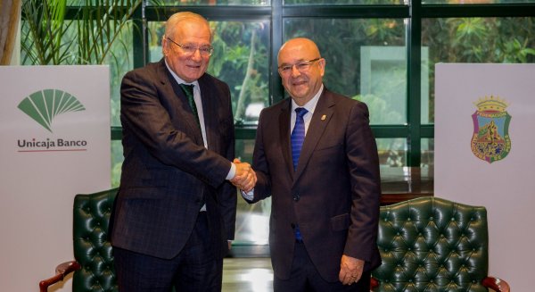 Unicaja Banco respalda la labor de la Federación Malagueña de Peñas con la firma de un acuerdo