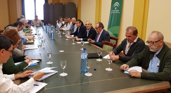 La Junta ofrece apoyo a los agricultores para proteger sus explotaciones a través de los seguros agrarios