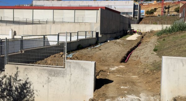 Estepona inicia las obras de construcción del primer huerto urbano escolar en el municipio
