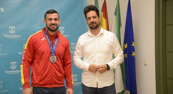 Torremolinos recibe al luchador Alan Betancur tras su medalla de plata en el Campeonato del Mundo