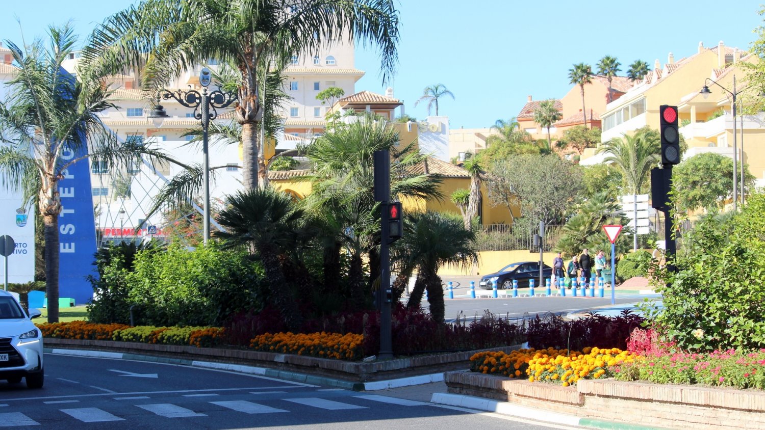 Estepona instala en los semáforos un dispositivo que emite señales acústicas a demanda de los invidentes