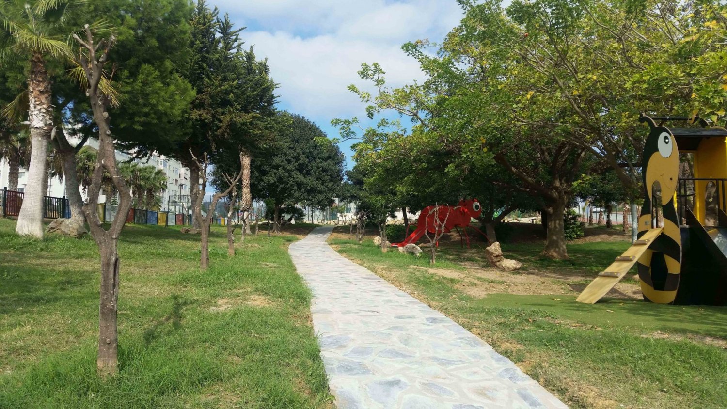 Rincón de la Victoria saca a licitación la conservación y mantenimiento de las zonas verdes públicas