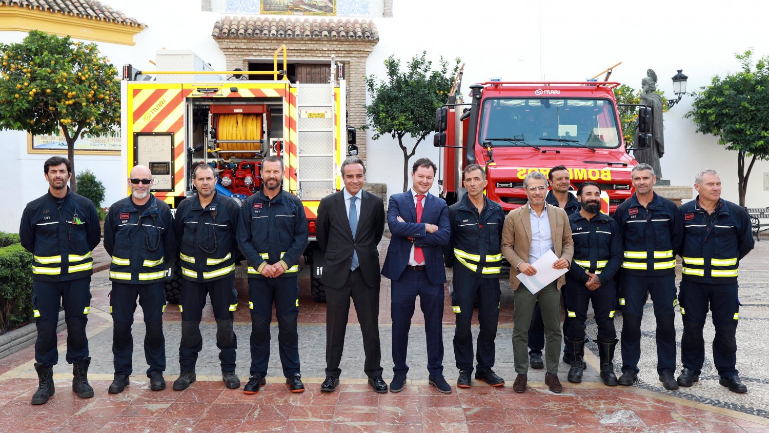 Marbella invierte casi un millón de euros en renovar la flota del Cuerpo de Bomberos con dos nuevos camiones forestales