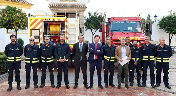 Marbella invierte casi un millón de euros en renovar la flota del Cuerpo de Bomberos con dos nuevos camiones forestales