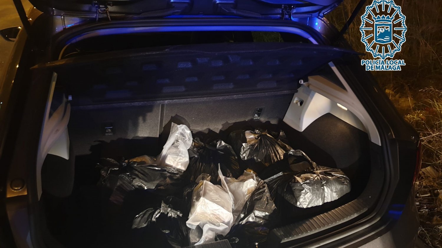Detienen a un hombre tras descubrir que portaba casi 70 kilos de hachís en el maletero del coche que conducía