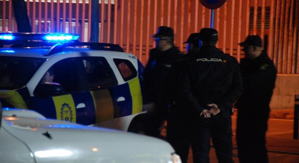 Rescatadas varias personas por un incendio de vivienda en Antequera