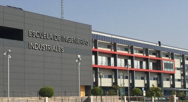 Fomento cede a la UMA equipamiento científico-técnico para fines docentes y de investigación