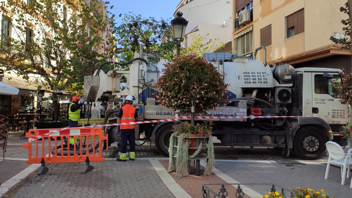 Estepona intensifica la limpieza de imbornales y alcantarillas para evitar inundaciones