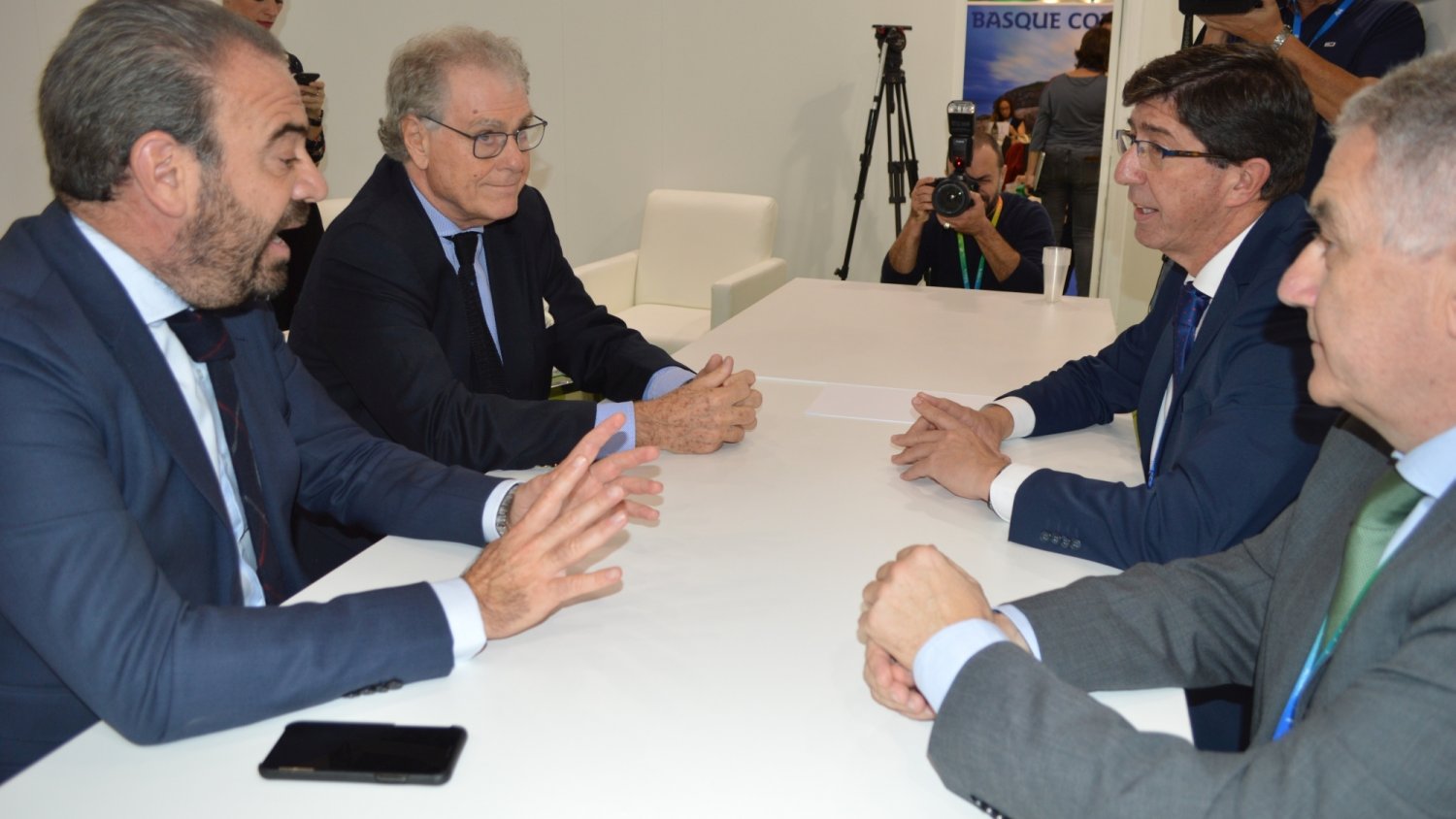 Juan Marín marca como objetivo que el turismo británico en Andalucía crezca un 2% en 2020