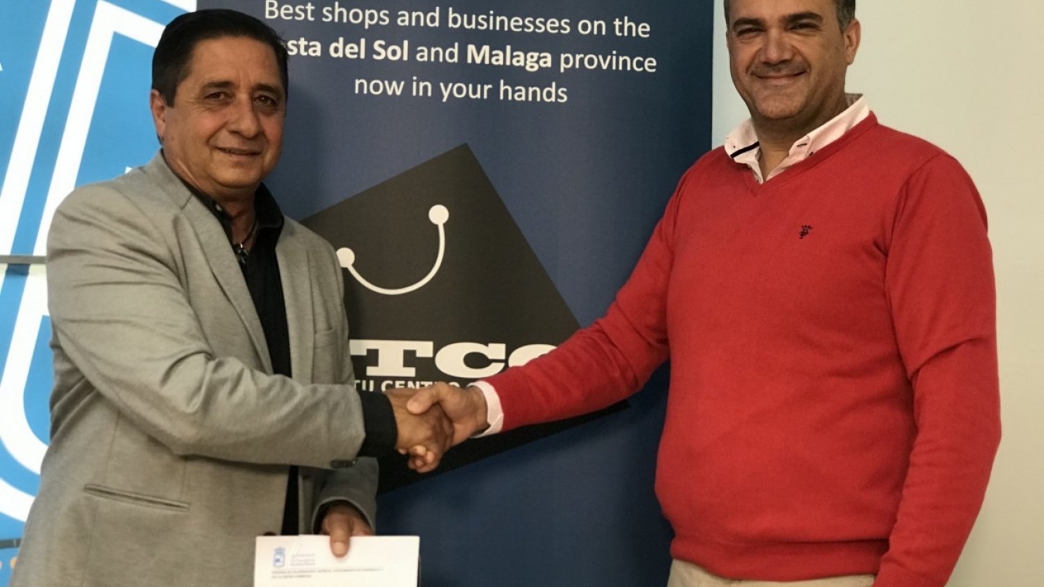 Fuengirola firma un convenio para incentivar el comercio local a través de una App para móviles