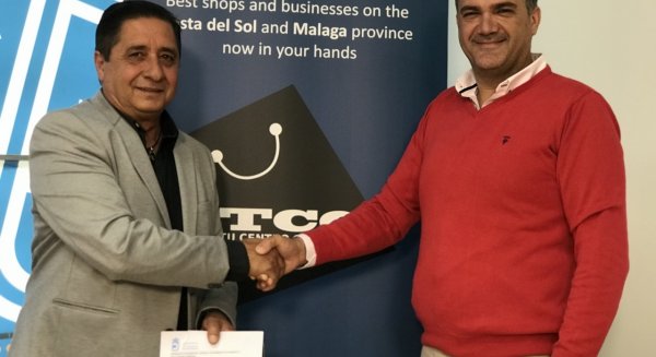 Fuengirola firma un convenio para incentivar el comercio local a través de una App para móviles
