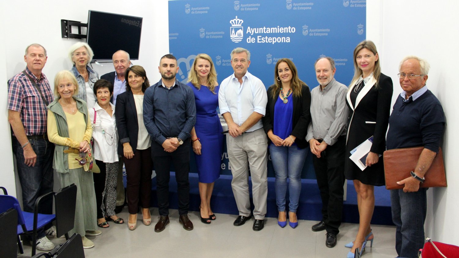 Estepona amplía a los institutos el servicio de intérpretes para padres extranjeros