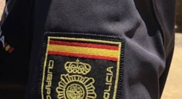 La Policía Nacional detiene a dos jóvenes por el robo violento de un móvil a un menor
