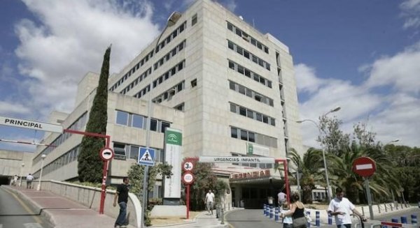 La delegada de la Junta niega recortes en la atención oncológica del Hospital Materno Infantil