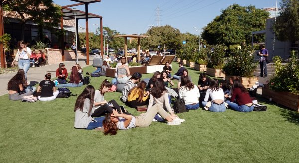 La UMA inaugura la primera 'Isla Verde' en las Facultades de Comunicación y Turismo