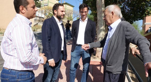 El PSOE exige convertir el entorno de los colegios en zonas de preferencia para el peatón