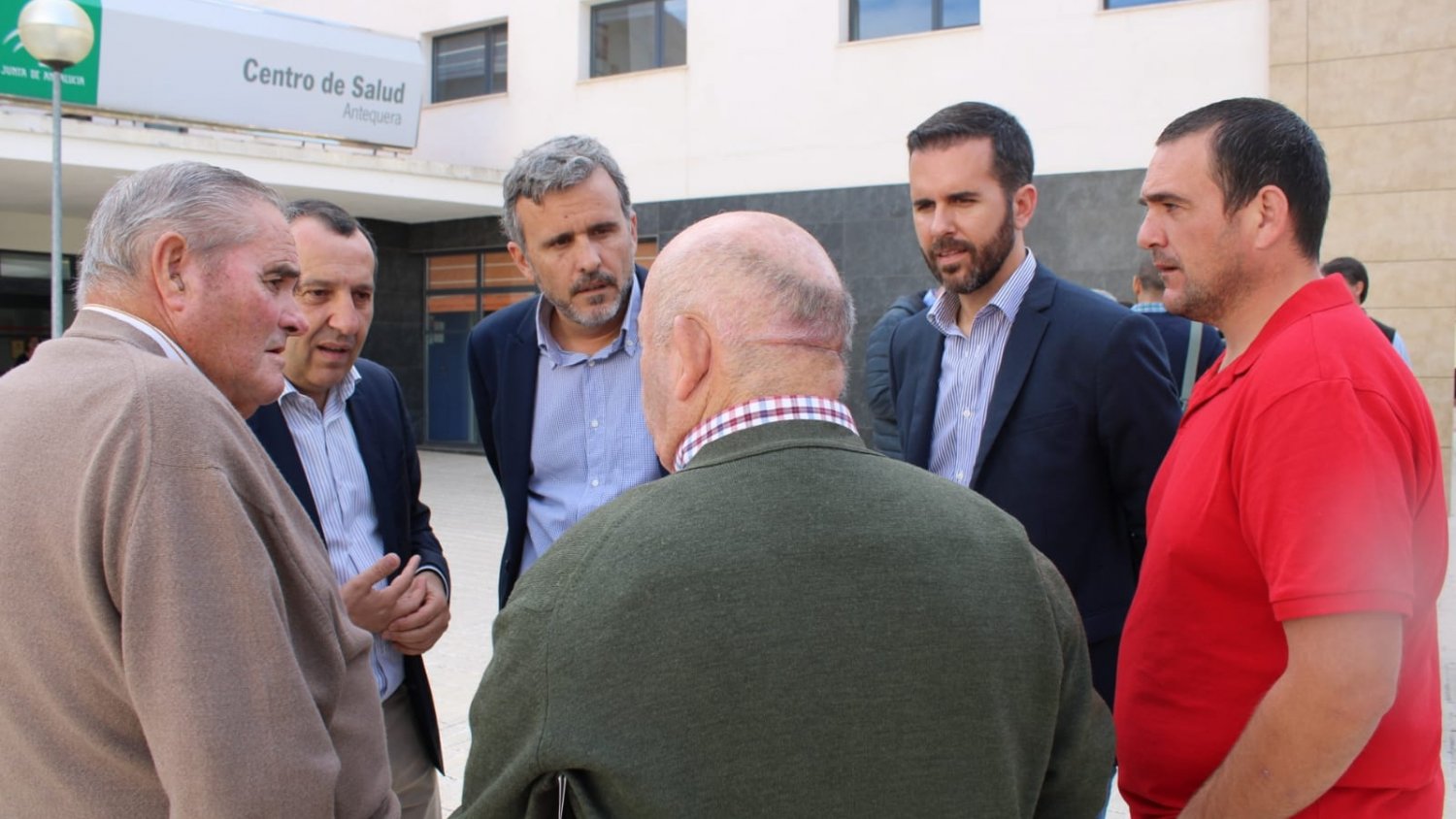 El PSOE lleva al Parlamento andaluz la extensión del servicio de ambulancias del 061 a la comarca de Antequera