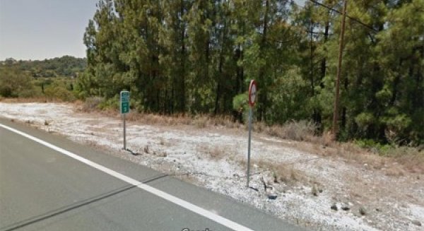 Hallan un cadáver con al menos cuatro tiros en la carretera de Istán a Marbella