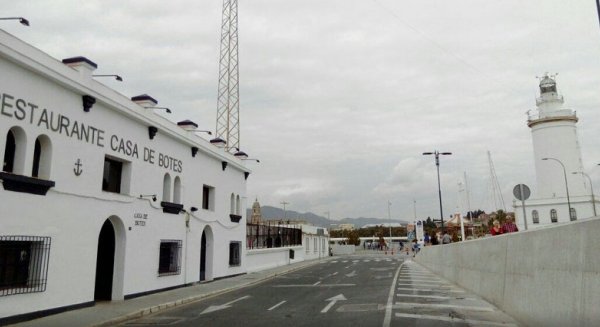 Tres empresas optan a la gestión de la 'Casa de Botes' en el puerto de Málaga
