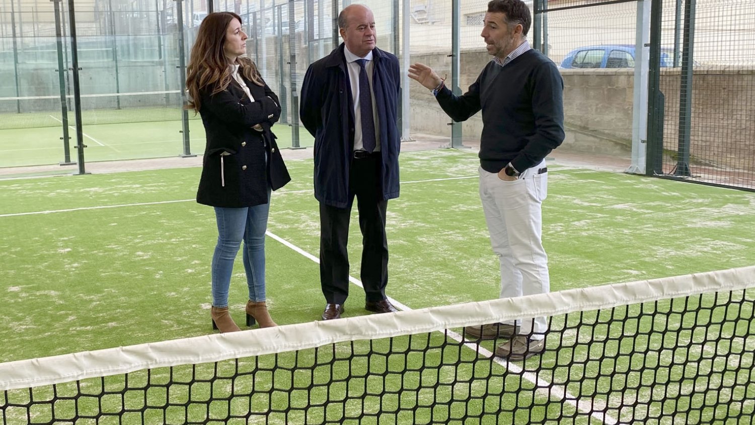 Antequera prosigue las labores de mantenimiento y mejora del Centro de Pádel Momo González