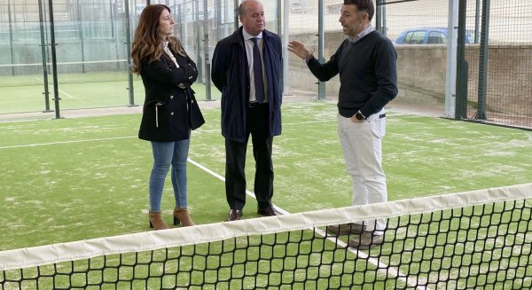 Antequera prosigue las labores de mantenimiento y mejora del Centro de Pádel Momo González