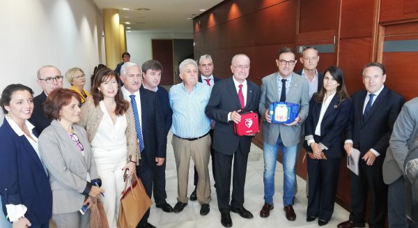 Una App móvil permitirá localizar y acceder a los 279 desfibriladores existentes en Málaga