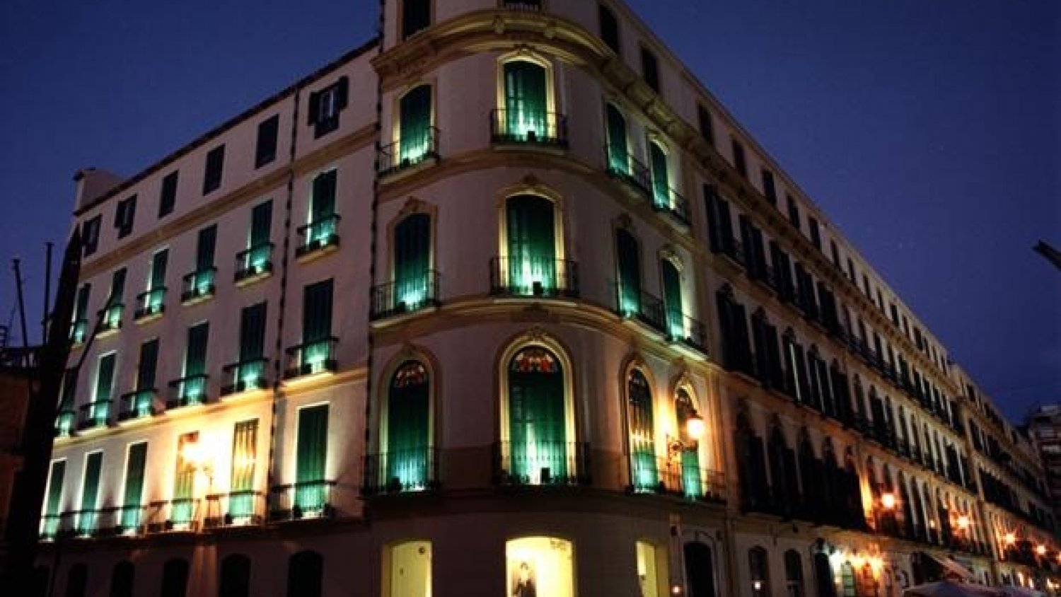 La fachada de la Casa Natal de Picasso vestirá una cascada de palomas multicolor