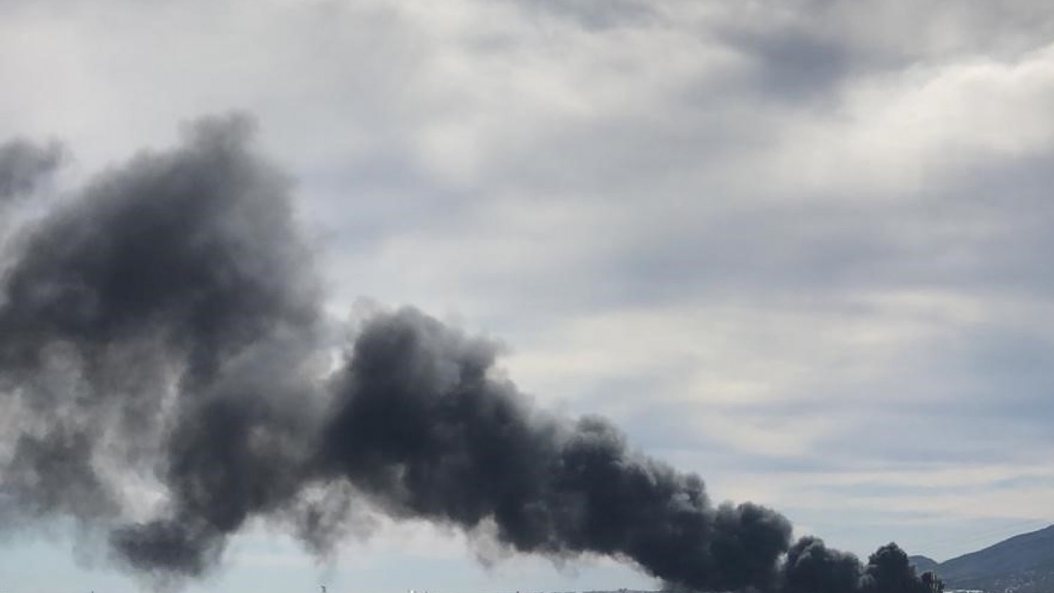 Incendio en una zona de aparcamientos del polígono Guadalhorce