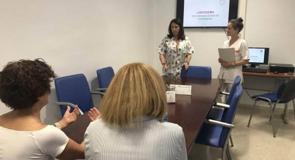El Hospital Regional de Málaga abre una escuela de prevención de linfedema para las mujeres con cáncer de mama