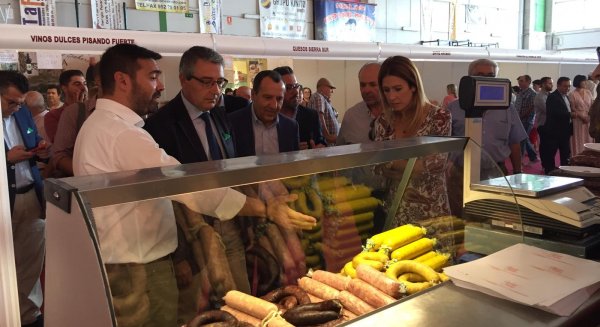 Salado destaca la importancia del sector agrícola y ganadero para fijar la población en el interior de la provincia